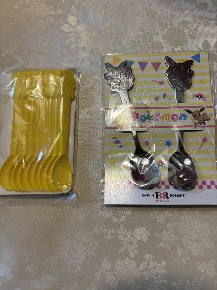 VoieLactee76's tweet photo. 今日から31アイスでポケモンコラボ！
この時期しか、31に並ばないなぁ😅
というわけで大量買いです❣️
#ポケモンGO
#31アイスクリーム https://t.co/O602JEHkBP