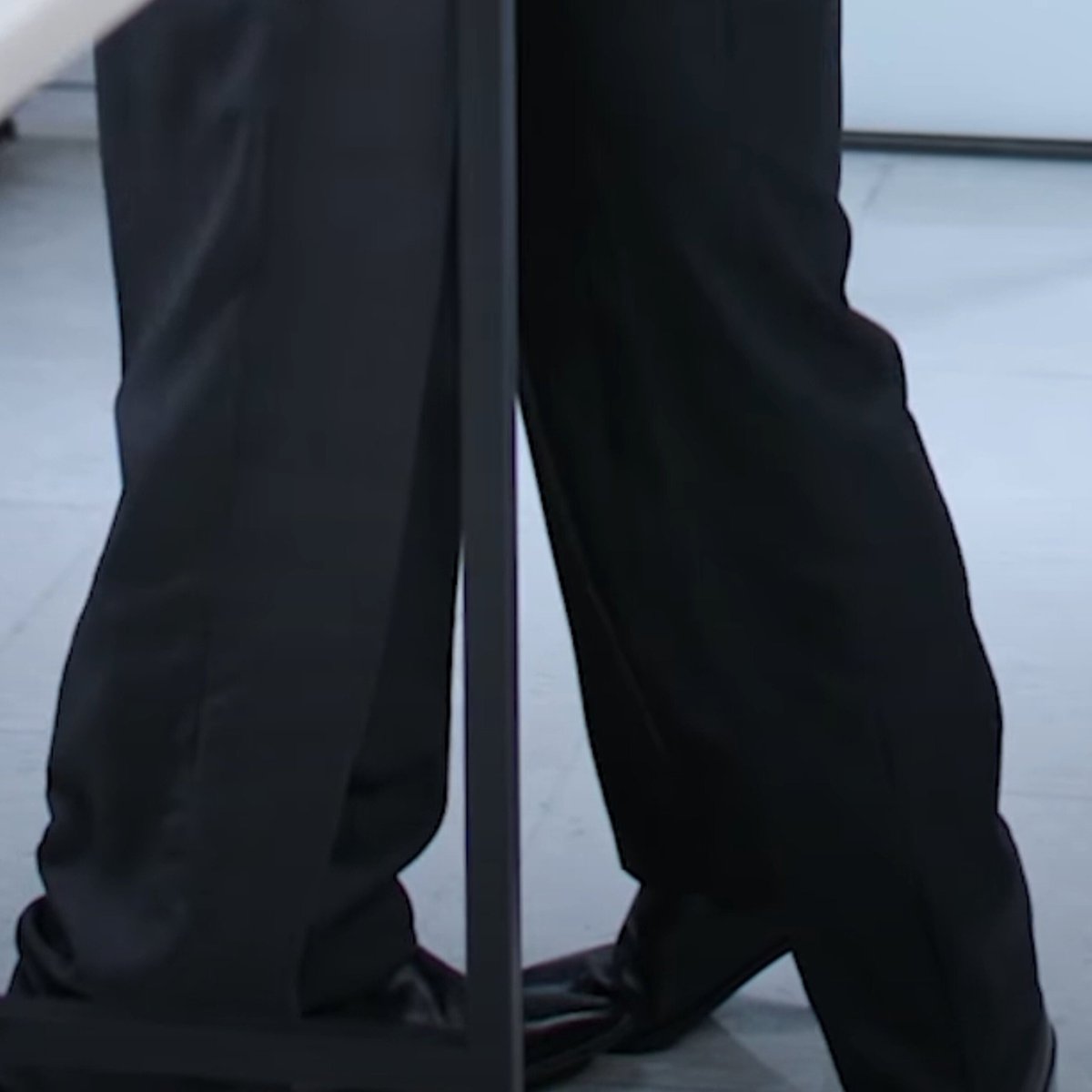 forHYUNtoIN's tweet photo. Jeongin was on his tip toes to hug Hyunjin THIS IS ROMANTIC THIS IS ROMANTIC THIS IS VERY ROMANTIC 😭😭😭 https://t.co/uOCFXQnUyq