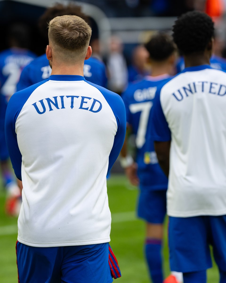 ManUtd's tweet photo. Back-to-back wins in blue 💪🔵