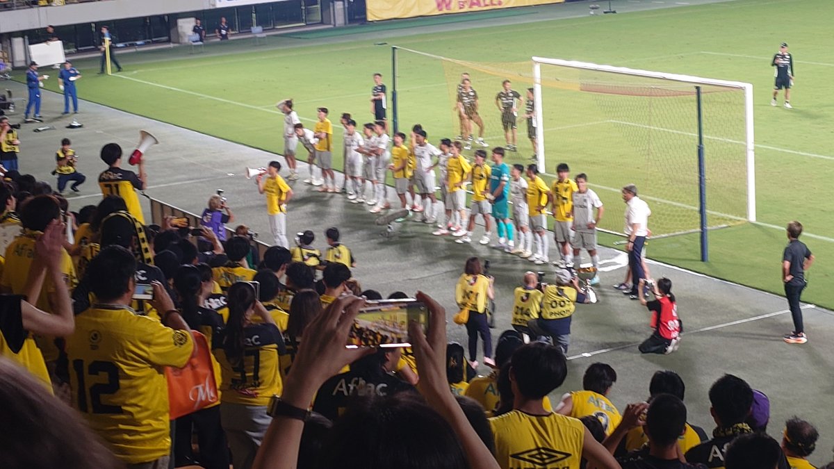 arm10jpn's tweet photo. ちばぎんカップ 千葉0-0(PK4-5)柏/フクアリ 90分スコアレス、久々先発熊坂新加入遠藤渓太を注目、そして70分でGK小島と古賀太陽まで含め全交代、古賀の変わりは島野が務め90分終了までこなしたことに驚く、PK戦で勝利、後は得点か、開幕戦見れないのでよかった、餃子の王将稲毛海岸駅前店で夕食し戻る https://t.co/3txopkIAQ1