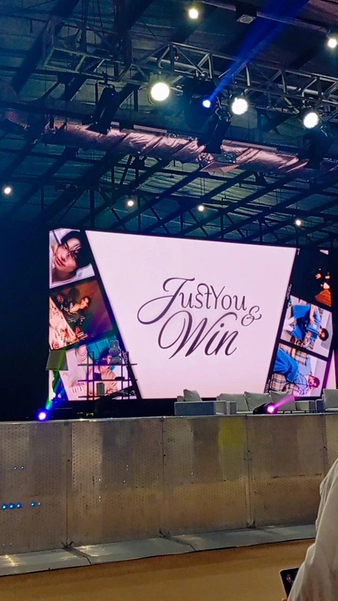 FreyaNa1421's tweet photo. First time and i am enjoy it.... 
Thank win for coming....
I hope we have to chance to meet again... 🫶🫶🫶

WIN FANMEETING IN JKT
#JustYouandWin1stsoloFMinJakarta
#winmetawin https://t.co/K8Z0CXmM7c