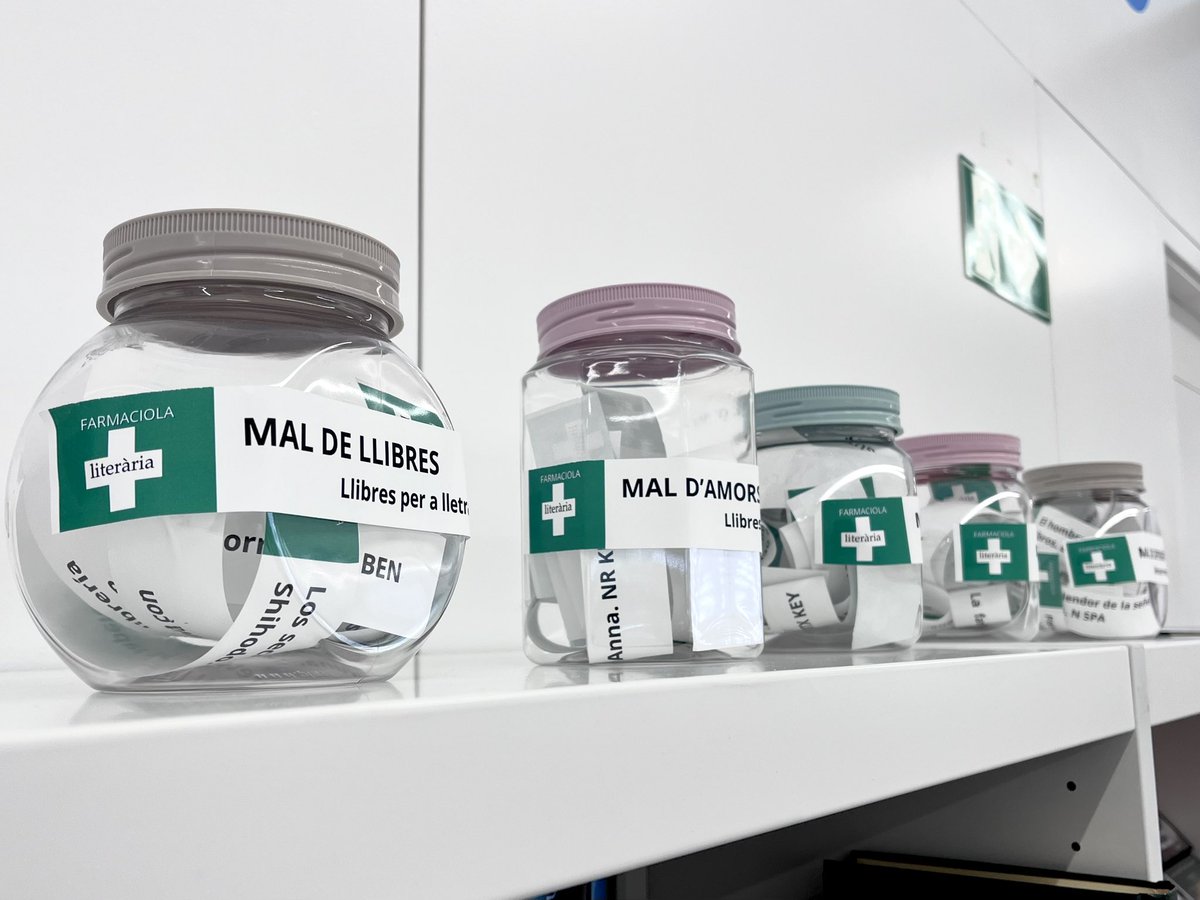 fxvierglezcudr's tweet photo. Molt fan, però que molt-molt-molt de la farmaciola literària que han muntat els col·legues de Biblioteca Mar de Llibres de l’@EMDlEstartit per guarir-nos, o prevenir-nos dels grans perills que ens rodegen.
Prescripció lectora 🔝🔝🔝
Bravo!!!
@bibgirona https://t.co/LIvP7Icspb
