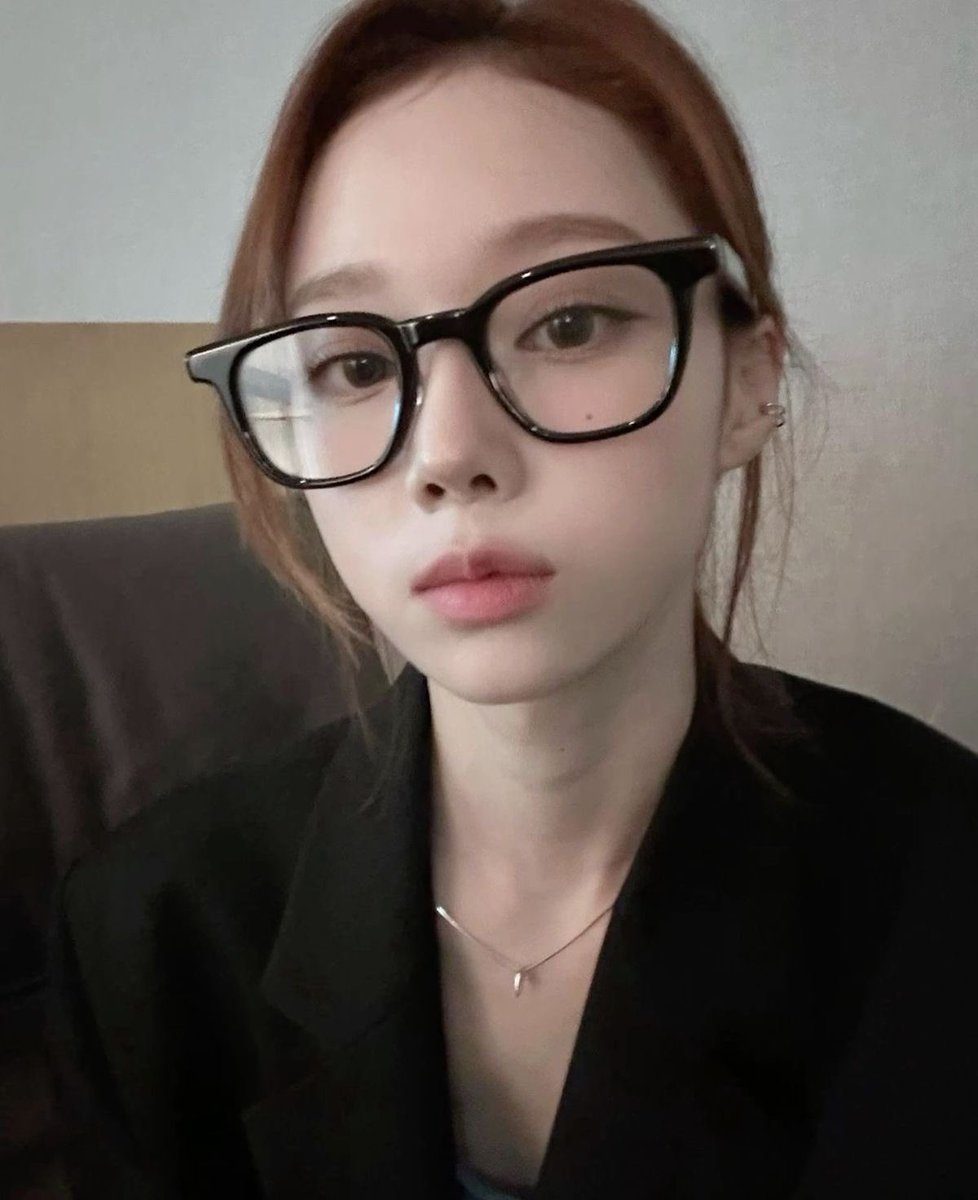 _nsmeow's tweet photo. 에스파안경이너므좋은느낌을줌 ㅜㅜ https://t.co/Lc5H5qHFsu