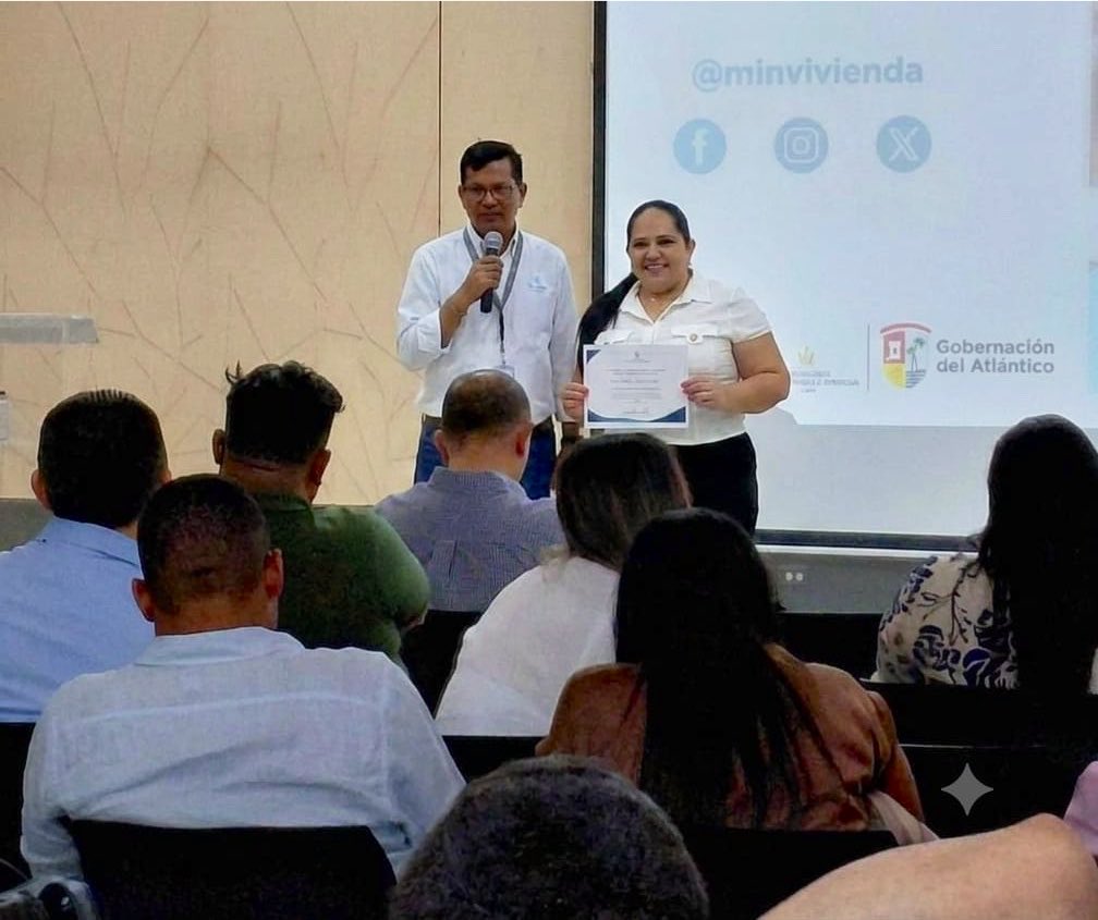 MalamboAlcaldia's tweet photo. @infopresidencia a través de @Minvivienda reconoció a #Malambo con la clasificación #SinRiesgo por la gestión transparente y eficiente de los recursos para #aguapotable y #saneamientobásico durante 2025.

+ Info aquí: https://t.co/9gapWPLmnv

#AlcaldiadeMalambo https://t.co/lHytJPTHgQ