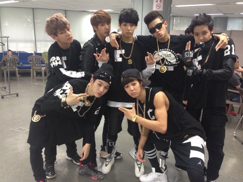 piedparks's tweet photo. the way sm has had one sided beef with bts since they looked like this LMFAOOOO https://t.co/j9esocUHcn