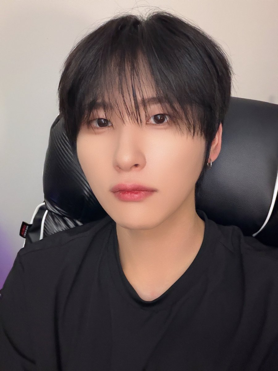 cluv_yeon's tweet photo. 그니까 이제 좀만 기다리면 이런 미모의 루비를 볼 수 있단거자나??? https://t.co/Flvjx90U1M
