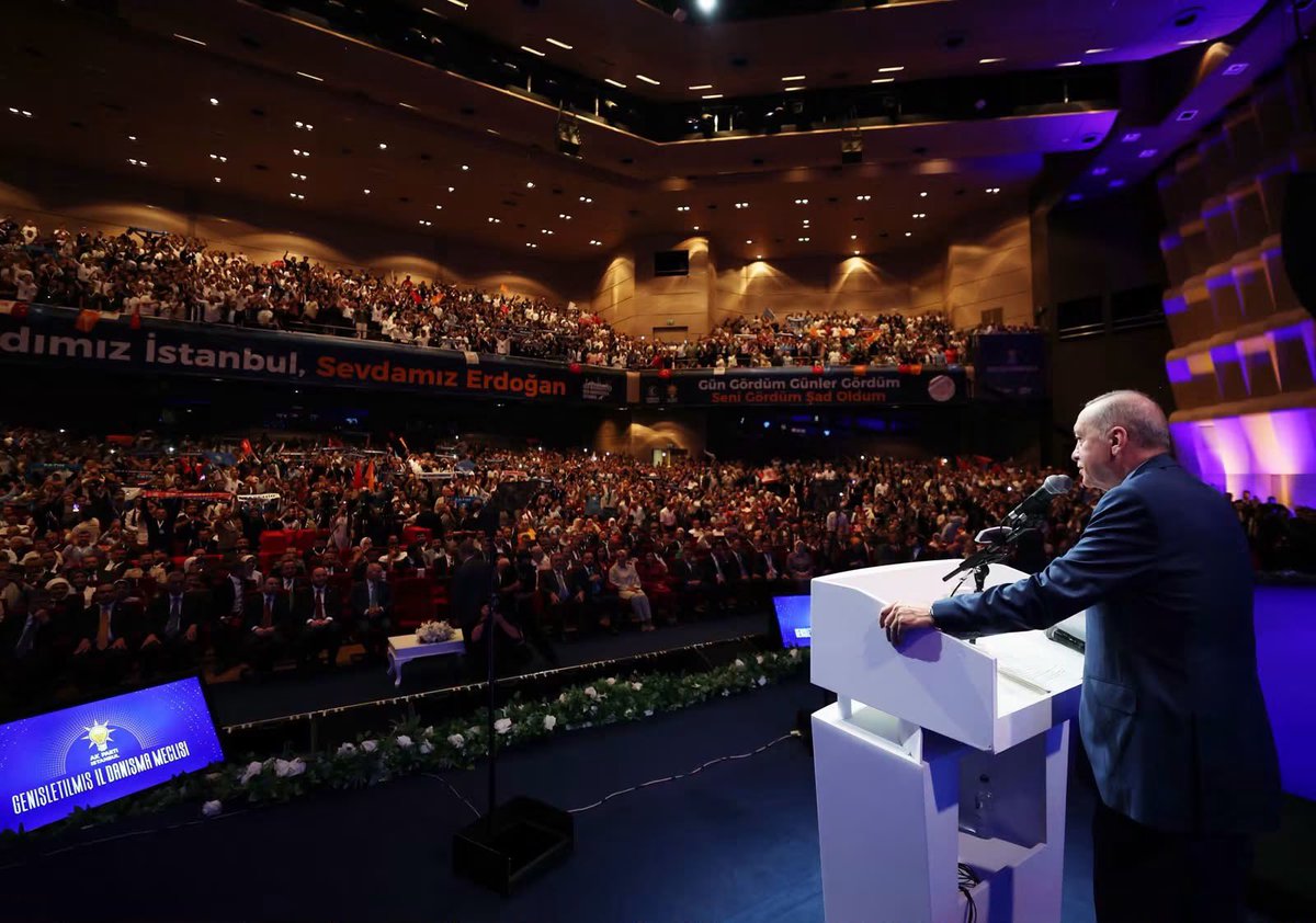 uner_mesut's tweet photo. Ana Kademe, Kadın Kollarımız, Gençlik Kollarımız, Yönetim Kurulu Üyelerimiz ve teşkilat mensuplarımızla birlikte, Genel Başkanımız ve Cumhurbaşkanımız Sayın Recep Tayyip ERDOĞAN’ın teşrifleriyle gerçekleştirilen Genişletilmiş İl Danışma Meclisi Toplantımıza katılım sağladık.🇹🇷 https://t.co/cTQQo8SujO