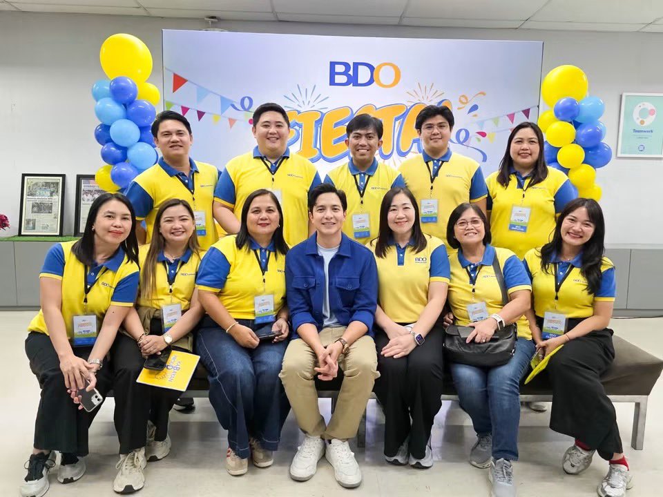 Itsmeraine85092's tweet photo. BDO AMBASSADOR 💙😎

@aldenrichards02  
#LSCelebration 
#LoveSiargao
#ALDENRichards
ALDENFiestaTo SiargaoSaturday https://t.co/oJytpUY2Fh