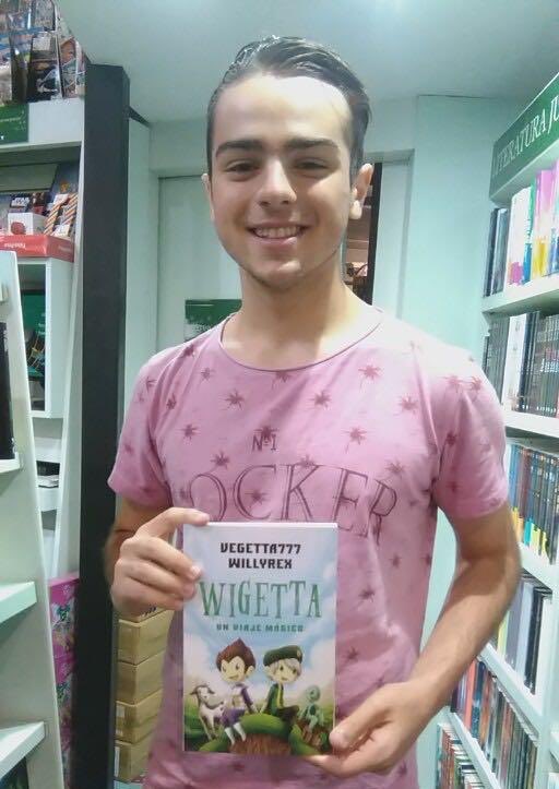 OOCBananirou's tweet photo. como no se iba a quedar pelado mira el gel que se mandaba el tipo este https://t.co/zQYGGwwmqX