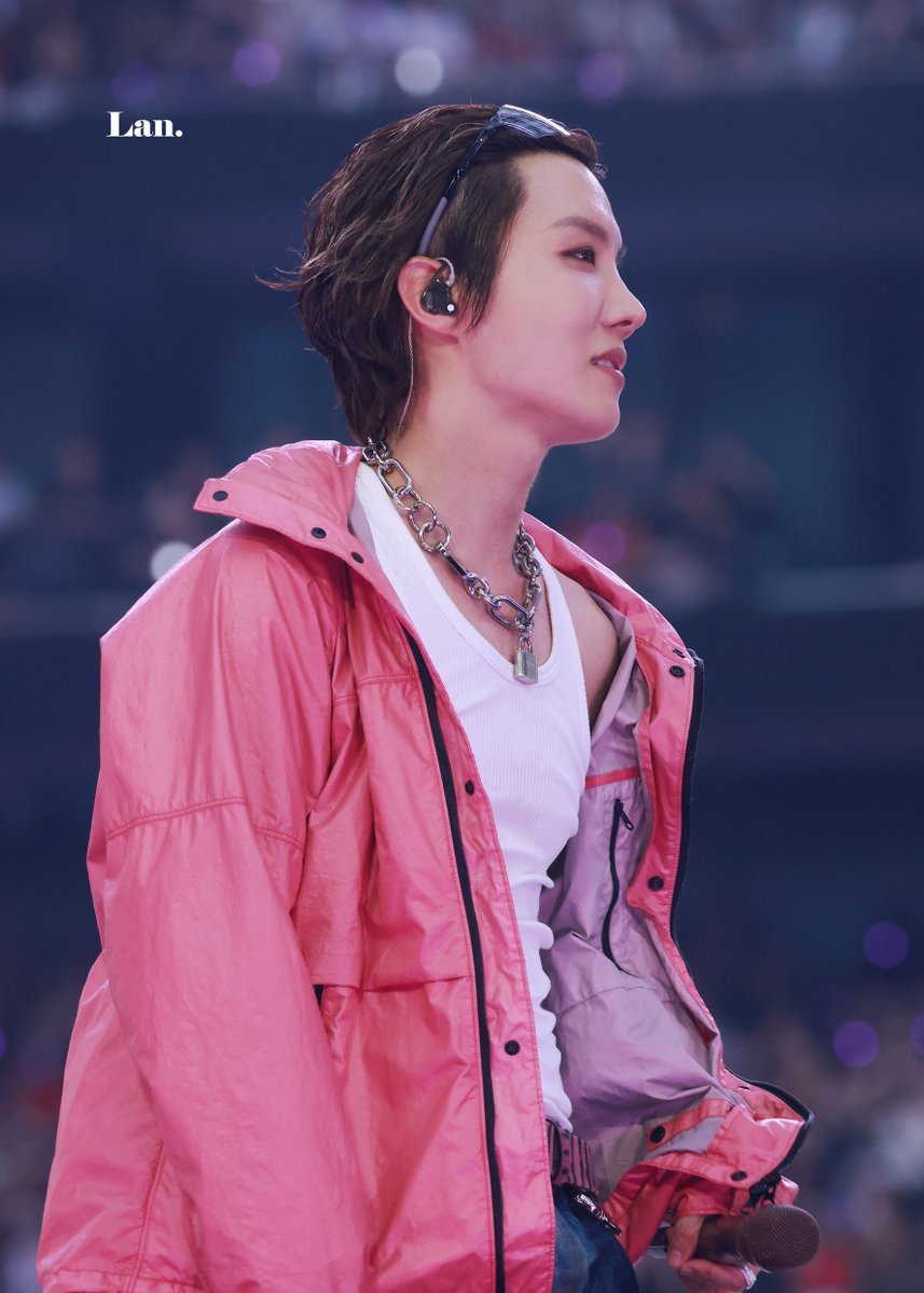 lanlan_0901's tweet photo. 260706 BTS ARIRANG LONDON D1 제이홉 HD
삐지다🥺

 #jhope #제이홉 #방탄소년단 #BTS #BTS_WORLDTOUR_ARIRANG #BTS_WORLDTOUR_ARIRANG_LONDON
@BTS_twt https://t.co/oh72UNySv2