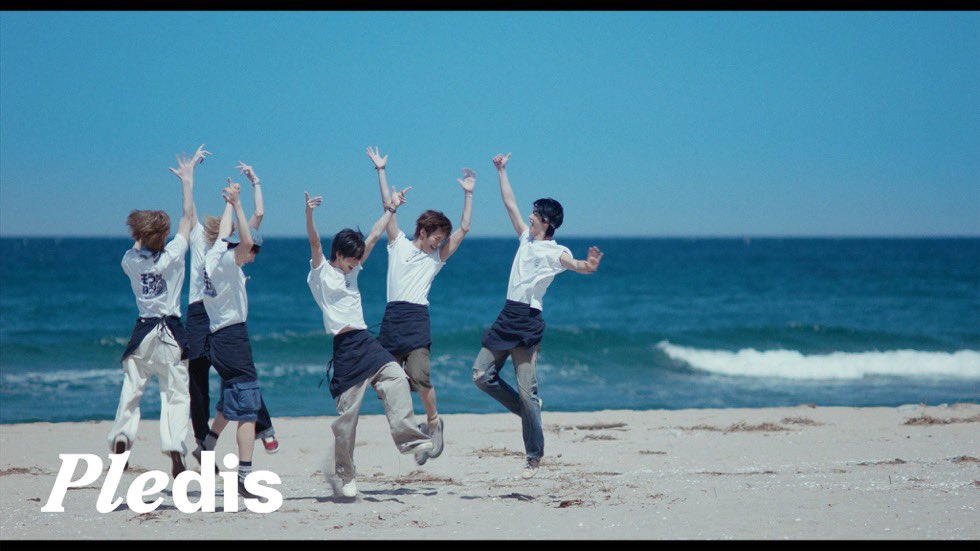 blue_withus's tweet photo. 6人ジャンプのサムネは最高が確定している😭😭😭 https://t.co/bJNR6MSfG4