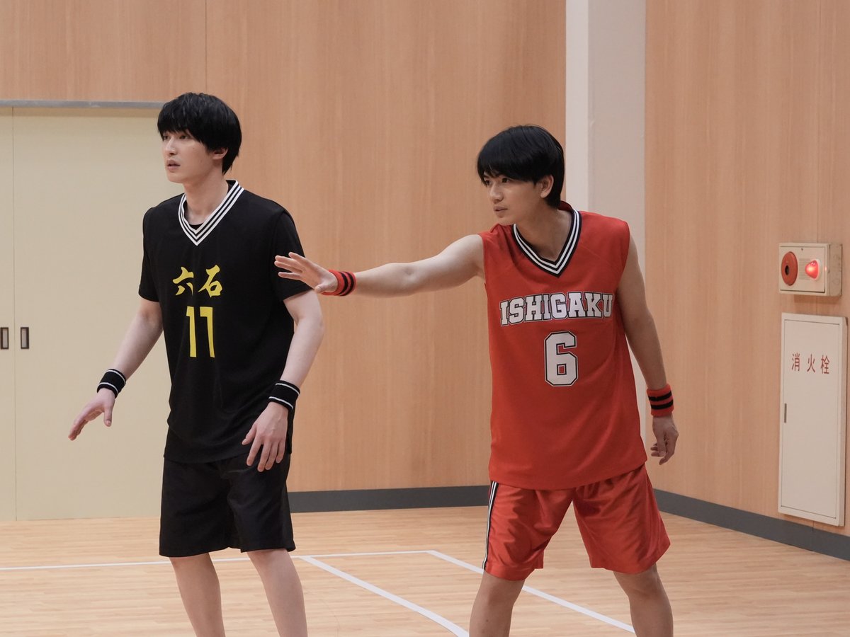 Storm_FILM_'s tweet photo. 📺 #ワロタ！のコントちょい見せ
　　  #2｜「ブザービーター」
　　￣￣￣￣￣￣￣￣￣￣￣￣
バスケットボールの終了のブザーと同時にシュートを決めることを指す・ブザービート。そのブザービートを決めるブザービーター（#田中樹）のシュートが入らなければタイムリープを繰り返す、という設定のもと行われる #SixTONES 全員出演の番組初のドキュメントコント！

番組の視聴はこちら
▶︎▶︎https://t.co/iGj68bbugS

番組の感想は˗ˏˋ #ワロタ２  ˊˎ˗ で！