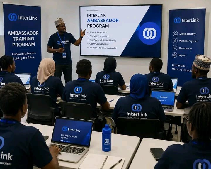 AliyuMusawosa's tweet photo. Alhamdulillah about  the training of ambassador of interlink we teach several things about this program
interlink #ITL #ITLG #ITLX https://t.co/Oa2XjnRAYS