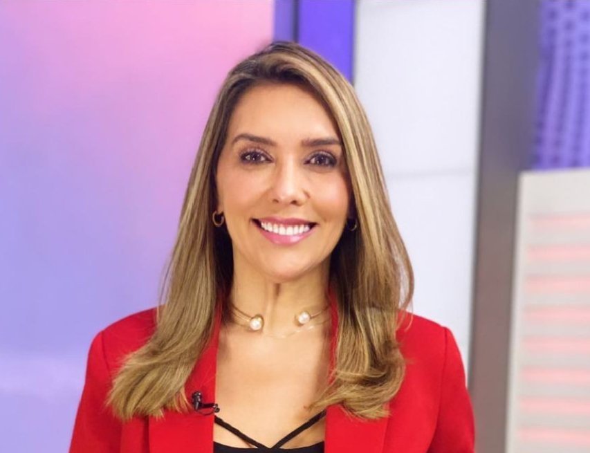 LuisLualpe's tweet photo. COLOMBIA,
OJO CON ESTA FULANA @MONYRODRIGUEZOF Si le dice FEA,O LE DICE BOCONA,PECHO FRIO, LANGARUTA.
lo demanda por mirarla es una ESTUPIDA https://t.co/62xeXCYqsr