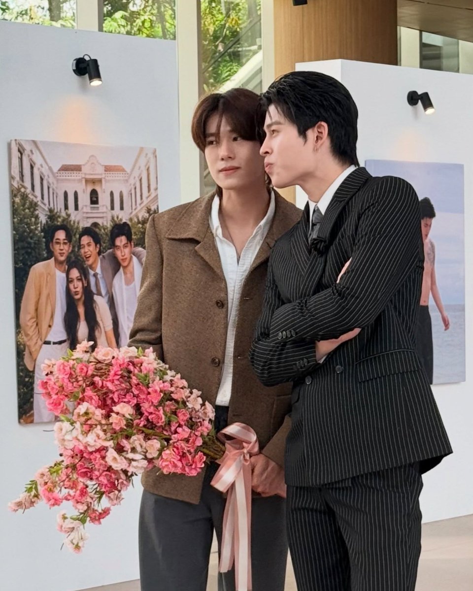 luvbotpopowo's tweet photo. MY PONDPHUWIN OHMYGOD 😭😭😭😭😭😭😭😭😭😭 https://t.co/f1twud37AU