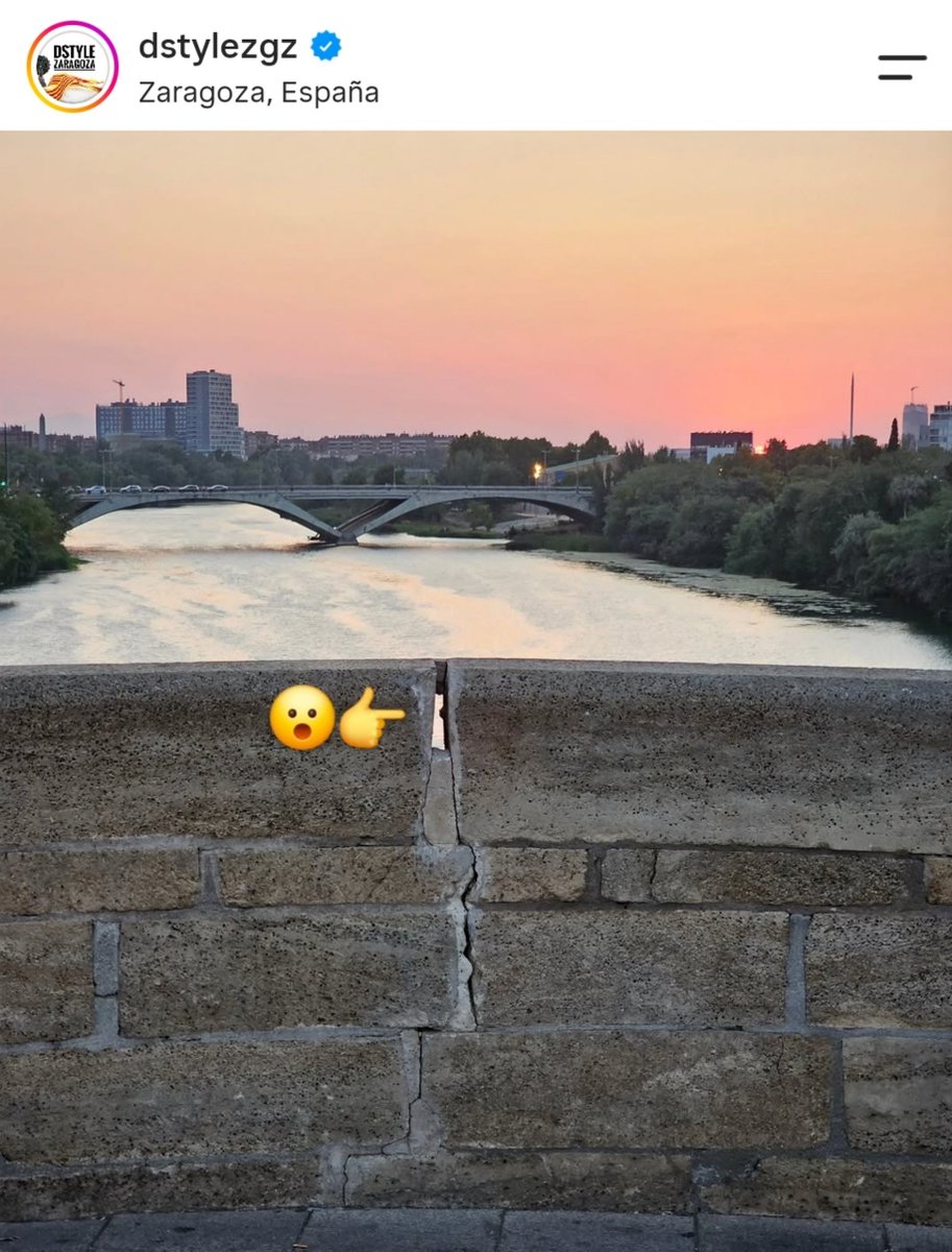 CompleganzaXzgz's tweet photo. Nos hacemos eco de esta imagen. El estado de conservación del Puente de Piedra es nefasto. 

Zaragoza no cuida su patrimonio, no se invierte de verdad en restaurar sus monumentos. https://t.co/HQtL5OvOwJ