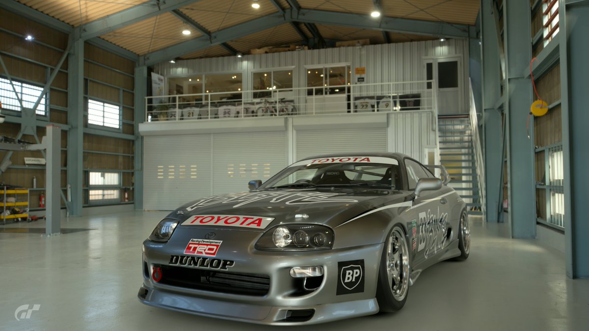 sTXO5s9eNjFOLP5's tweet photo. 過去に制作したマシンを走らせてみた😃
今回は BLSTZ SUPRA です
#GT7
#BLSTZ
#80SUPRA https://t.co/F2X4fimgbh