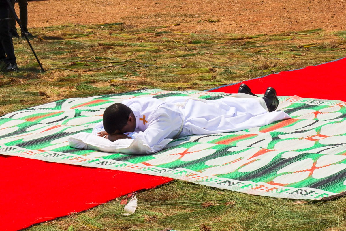 ArchKigali's tweet photo. Muri Paruwasi ya NKANGA, #ArchKigali kuri uyu wa gatandatu tariki ya 01/08/2026, habereye ibirori by'itangwa ry'Ubusaserdoti ku wari Diyakoni 1, ubuhereza 6, n'ubusomyi 4, mu gitambo cy'Ukaristiya cyatuwe na Arkiyepiskopi wa KIGALI, Nyiricyubahiro Antoine Cardinal KAMBANDA. https://t.co/uLh6Ahu8cl
