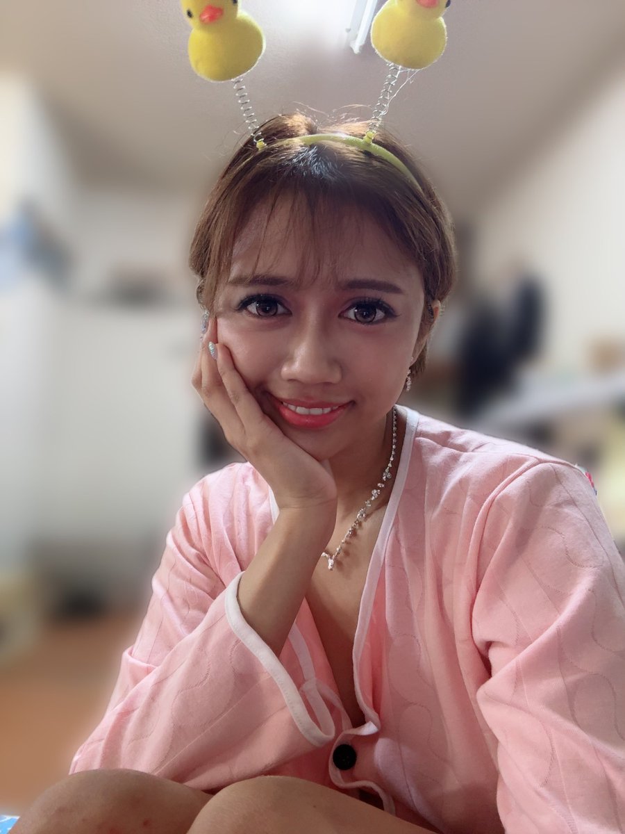 tenman_av's tweet photo. デビュー初日無事終わることができました！🎉

手拍子したり、微笑んでくれたり本当に皆様のおかげで1日通して楽しむことができました！！

ありがとうでいっぱいです❗️

アイシャの愛届いてたら嬉しい☺️

1ステージ、大事に大事にあと9日間よろしくお願いいたします✨✨

おやすみなさい🌹 https://t.co/bnCZJkiTtX