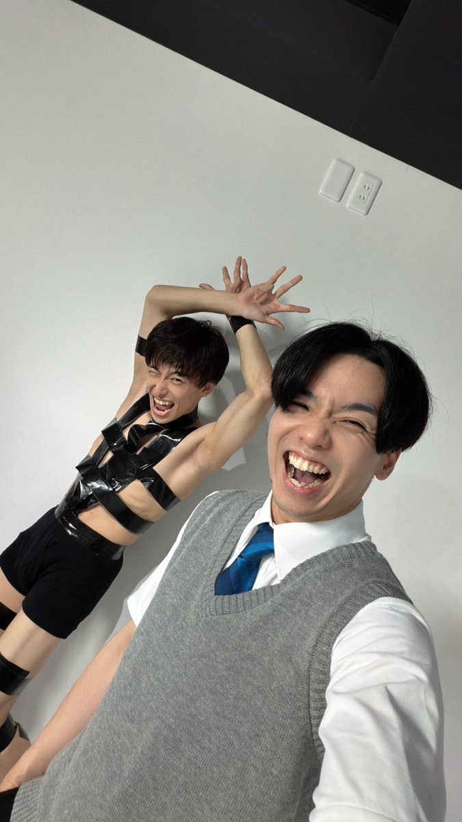 RAB_TUSSY's tweet photo. フレームイン龍（夏を刺激する格好） https://t.co/d0F8ZJNLRp