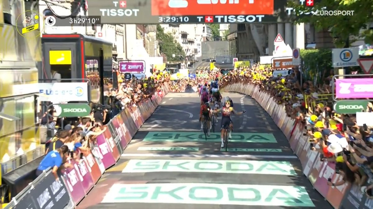 LeGruppetto's tweet photo. LORENA WIEBES S'EMPARE DU PREMIER MAILLOT JAUNE ! La Néerlandaise (27 ans) de la SD Worx-Protime remporte la 1re étape du Tour de France ! Elle devance Kim Le Court (AG Insurance-Soudal) et Demi Vollering (FDJ United-Suez). #TDFF2026 https://t.co/7WCmhkksoR