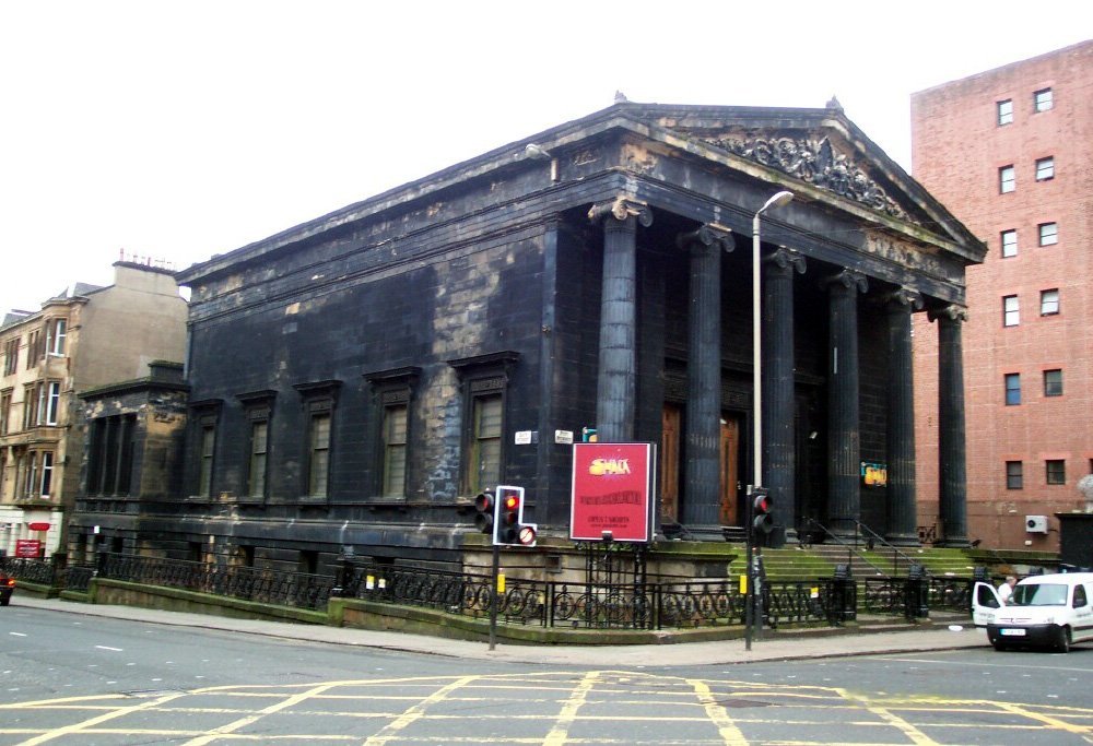 PastGlasgow's tweet photo. John Burnet's 1856 Elgin Place Congregational Church at the corner of Pitt St &amp; Bath St, photographed on 25 Nov 2004. 

It ceased to be used as a church in 1962 and a pipe organ built in 1903 by Henry Willis &amp; Sons was removed to St Andrew's Cathedral in 1981.

📷 City Archives https://t.co/gKQbljb1TB
