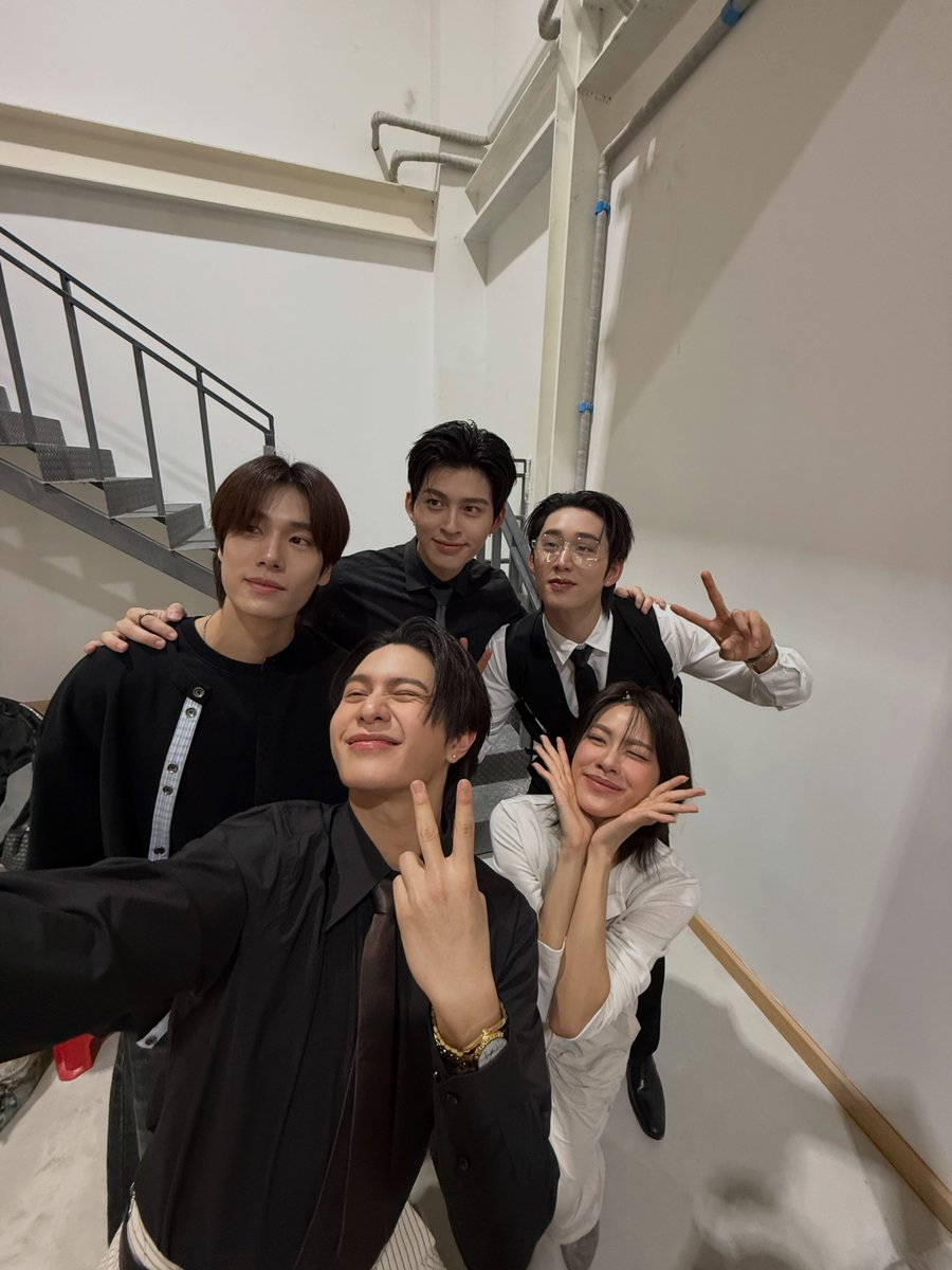 appch__'s tweet photo. แต่ละภาพของวิลเลี่ยม เข้าใจแล้วว่าทำไมทีมเสื้อผ้าเค้าเรียกน้องวินเน่มสามขวบ ยิ้มแฉ่ง เล่นน้ำ ปั่นจักรยาน555555555555555555

#WilliamEst #PondPhuwin #emiamily 
#PeachAndMeSeriesFinalEP https://t.co/OfQZIqcxcr