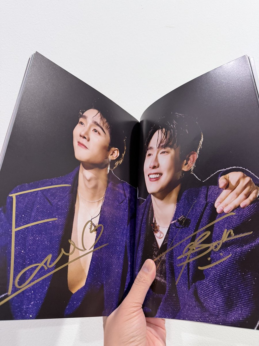 Happend_Hey's tweet photo. รีวิวกิจกรรมหญิงแท้กับการลงไซน์ครั้งแรก… ลงไป 4 ใบแล้วลูกชูสด้วยง่า แม้วันนี้จะไม่ถูกหวย แต่ดีใจกว่าถูกหวยอี๊กกกก #งานมหกรรมนิยายนานาชาติ2026xForceBook https://t.co/BsobLrR8Rk