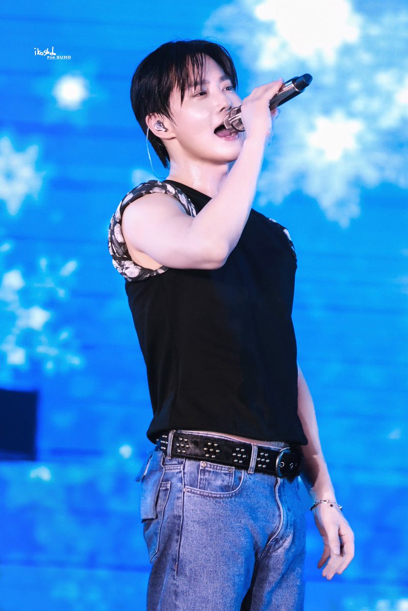 ikoshdo_522's tweet photo. 260801 Ganzberg Super Idol my love
#SUHO #수호 #준면 #スホ
#suho_in_cambodia @weareoneEXO https://t.co/FMlNI96cU4