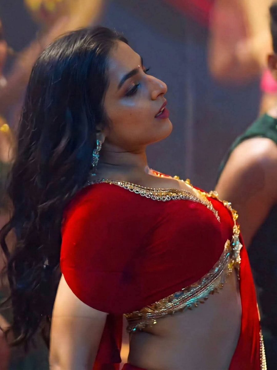Cineaaddictt's tweet photo. Lost in the rhythm, found in the moment.
Red never looked this royal.♥️♥️♥️♥️ https://t.co/wyszgGNieh