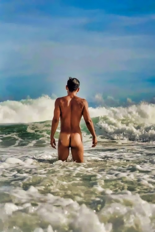 FluidGuys's tweet photo. Skyclad Saturday https://t.co/8fpWdhLVIV