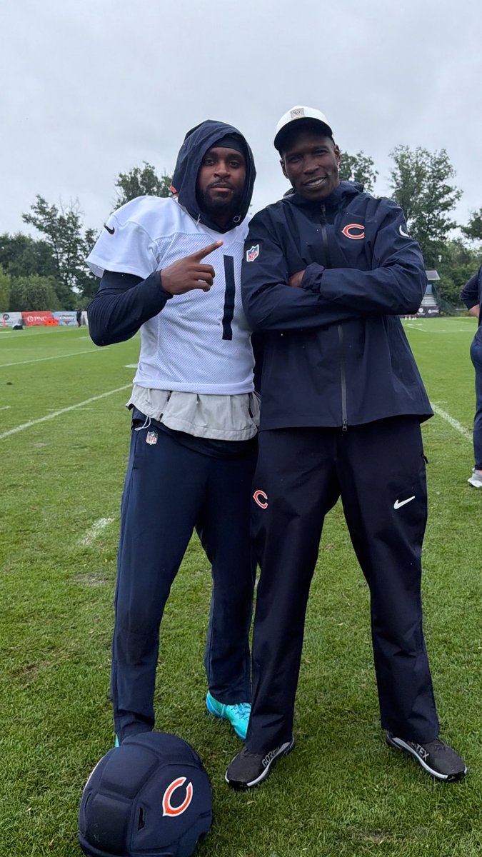 ochocinco's tweet photo. #dabears https://t.co/eyDc8dh6JU