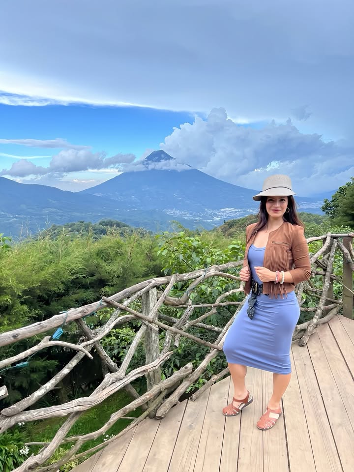 Daisywnba's tweet photo. I had so much fun visiting Hobbitenango in Guatemala 🇬🇹💚 I never imagined they have such a unique and beautiful place. It was really a fun experience and the views were amazing https://t.co/HwGjq0pOCK