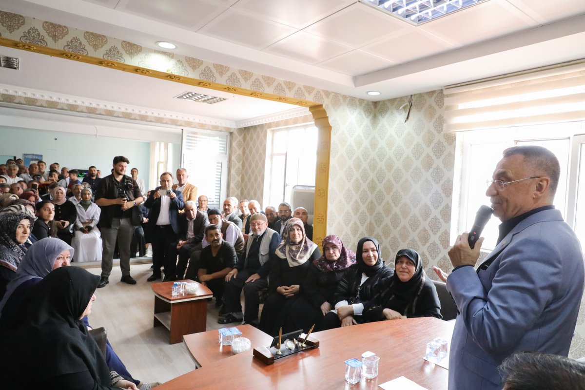 fuatoktay's tweet photo. 📍 Yozgat - Çekerek

AK Parti Çekerek İlçe Başkanlığı’nda, AK Parti Yozgat İl Başkanımız Sayın Hasan Kandemir ve İlçe Başkanımız Sayın Mehmet Akkan ile birlikte  hemşehrilerimizle bir araya geldik.

Kıymetli hemşehrilerimizin huzuru, mutluluğu ve memleketimizin gelişmesi bizim için en büyük mutluluktur.

@akpartiyozgat
@HasankandemirAv
@CekerekKaymakam
@Ckcankurt