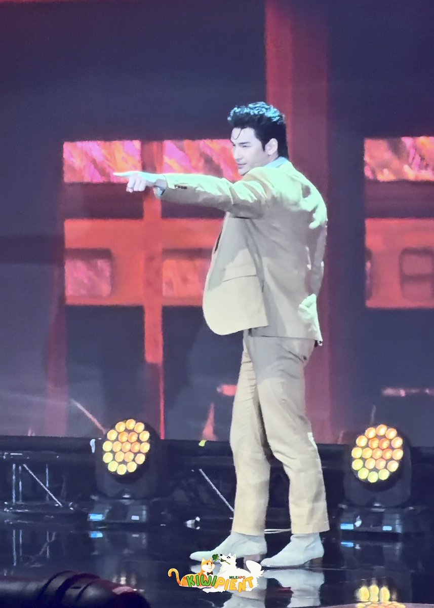 kiwipient's tweet photo. ทุกคนนนน
ดูแววตาหนุ่มตี๋ ที่ได้เห็นเบบี๋เปิดตัวบนเวที
ตาเค้าแป๋วเชียว 💚💛✨

@Nnattawin1  ₍˄·͈༝·͈˄ ₎◞ ̑̑ #ApoNattawin
@milephakphum ʕ´•ᴥ•`ʔ #milephakphum
#TrueAF2026xBeOnCloud https://t.co/x4Z5uDrH0I