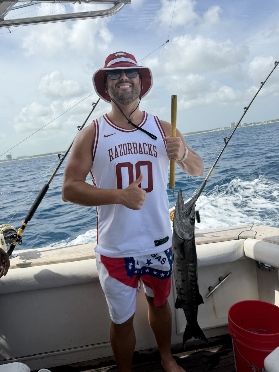 JohnNaborsShow's tweet photo. Woo Pig Barracuda. https://t.co/Tq3MDryntV
