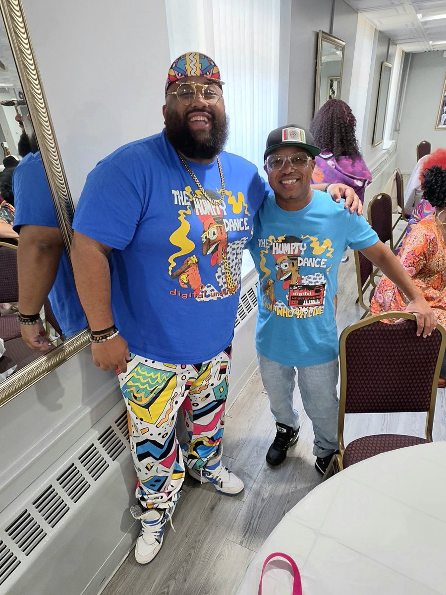 IamcoacHHeav's tweet photo. When the Family reunion is a 70's/80's/90's theme you know you gotta rep 🫱🏽🫲🏼🫶🏽 #digitalunderground #MoneyB #CleetisMack 🕊️ https://t.co/sPFrN0ICsD