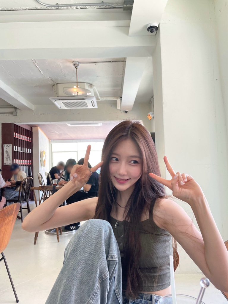 sopysx's tweet photo. 연습생김윤서좋은사람~ https://t.co/vVvhyowtIF