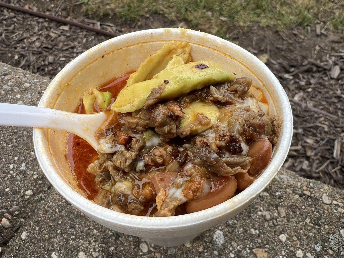 chibbqk1ng's tweet photo. One of my many favorite bites in Milwaukee is just four bucks and comes served in a styrofoam cup. The ‘Frijoles Charros ATM’ at Lonchera El Tapatío Taco Truck is a classic blend of Mexican cowboy beans (pintos, jalapeño, onion, tomato, bacon) topped with steak, queso, avocado. https://t.co/XxZDi8rts2