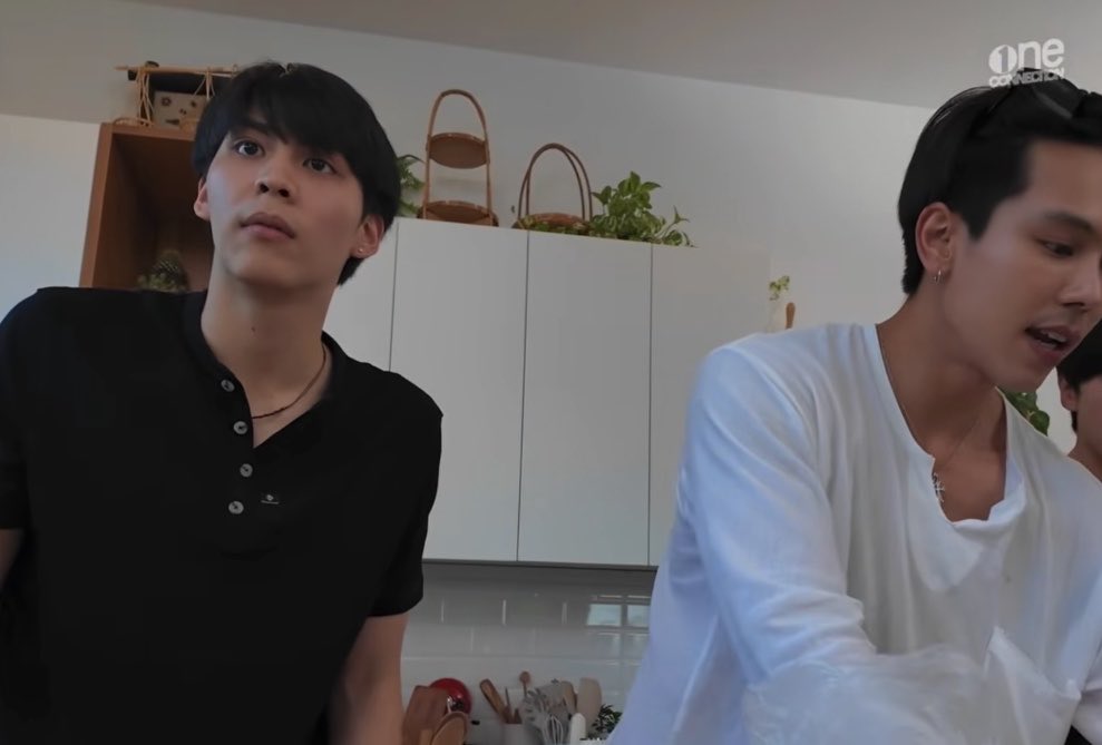 nadoji2001's tweet photo. อยู่กับแม่จ๋ายิ้มแป้น อยู่กับพ่อจ๋าปุ้บสายตาขอความช่วยเหลือตลอดเวลา55555555555555555555 https://t.co/XHUadQuO0G