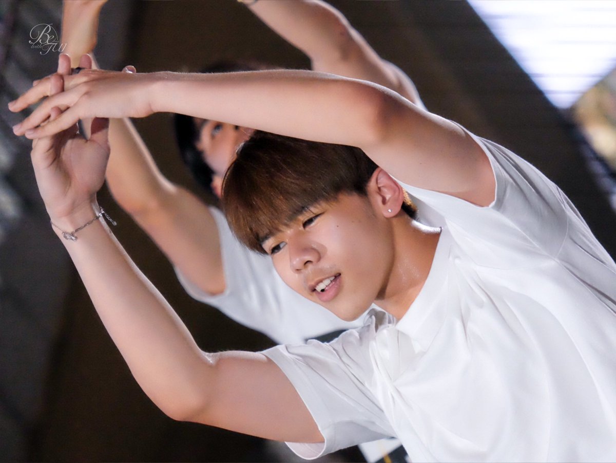 BeWithTui's tweet photo. น้องตุ้ย A26                            พี่ตุ้ย LYKN

โตขึ้นเยอะมากจริง ๆ นี่นา เป็นรุ่นพี่คนเก่งแล้ว 🫳🏻🥺💖

TUI LEGO SENIOR ALPHA
#TheAlphaCamp6thLive https://t.co/gs34WB0Vjr