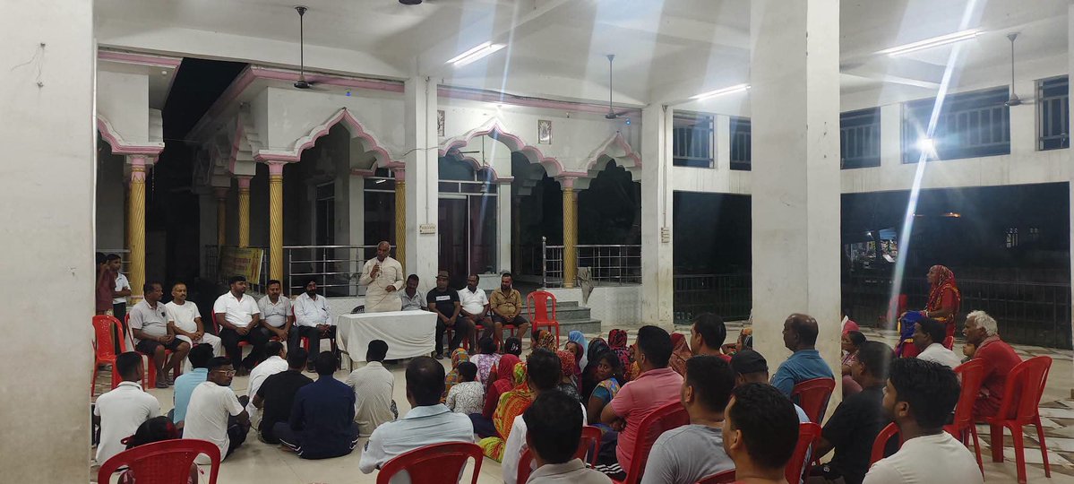 TheArvindPandey's tweet photo. 📍 कालीनगर

जन समस्याओं के निस्तारण हेतु निरंतर किए जा रहे प्रयासों के क्रम में आज विधानसभा गदरपुर क्षेत्र के अंतर्गत ग्राम कालीनगर, दिनेशपुर में क्षेत्रवासी भाई बहनों से मुलाकात कर उनका सुख-दुख जाना।

साथ ही जनहित में किये जा रहे कार्यों की चर्चा की।

#Gadarpur | #Uttarakhand https://t.co/OYBgnANbxi