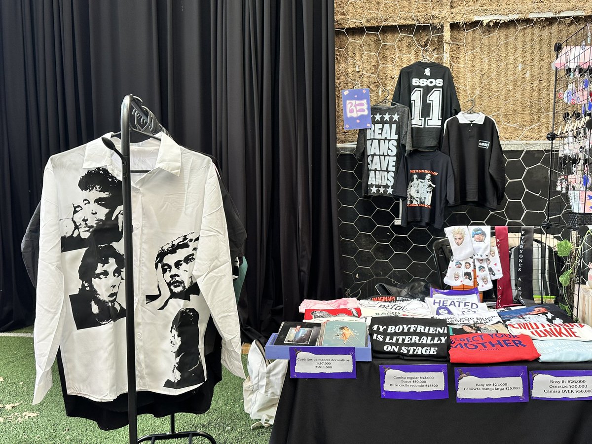 esnydies's tweet photo. bueno hermanas traje quichisientas mil cosas de 5sos Las espero ~~ https://t.co/QGePypTGXm