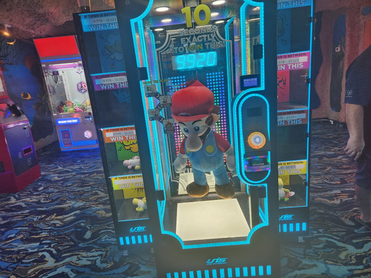 Sandman444a's tweet photo. @GamesCage_ FADEL LOOK AT WHAT I WON AT THE AMUSEMENT PARK GRAAAAAAAAA https://t.co/ujEqpE4XyT