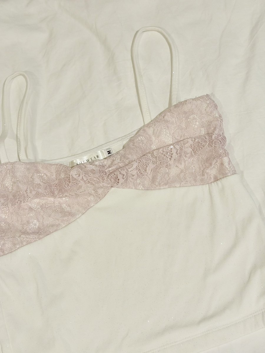 months_u's tweet photo. Shewear size m 300฿ รสค่ะ
#ส่งต่อเสื้อผ้า  #ส่งต่อเสื้อผ้ามือสอง #เสื้อผ้ามือสอง #โล๊ะตู้ #ส่งต่อfeelfree #duexstudio #rudyy https://t.co/hhONZjFi3a