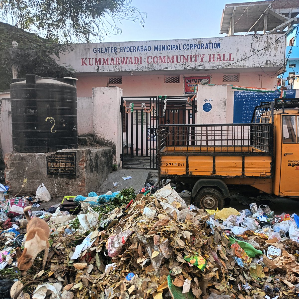 SPyata49218's tweet photo. @GHMCOnline 🚨Urgent 
@ZC_Khairatabad @CommissionrGHMC 
@DigitalMediaTG
Please Relocate the Dust bin As soon possible as it's casuing major Inconvenience to citizens and health Hazardous to the Residents https://t.co/ktvWGSyU6S