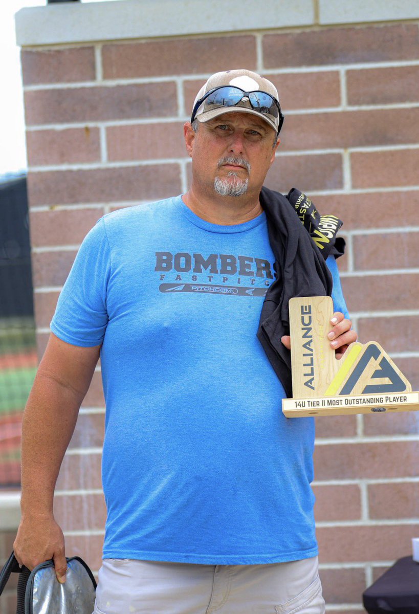 JamieHunt729's tweet photo. @BombersGoldSETX Tier II National Champs!!!!  My dad thanks he was the MVP..  Hahaha!!! https://t.co/NnpfegflD2