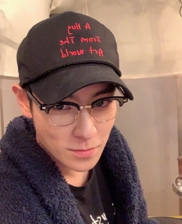 5sxqtop4's tweet photo. 모자썼을때 귀가 저렇게 뾰족한 사람이라……. https://t.co/eNmUh2t0N1