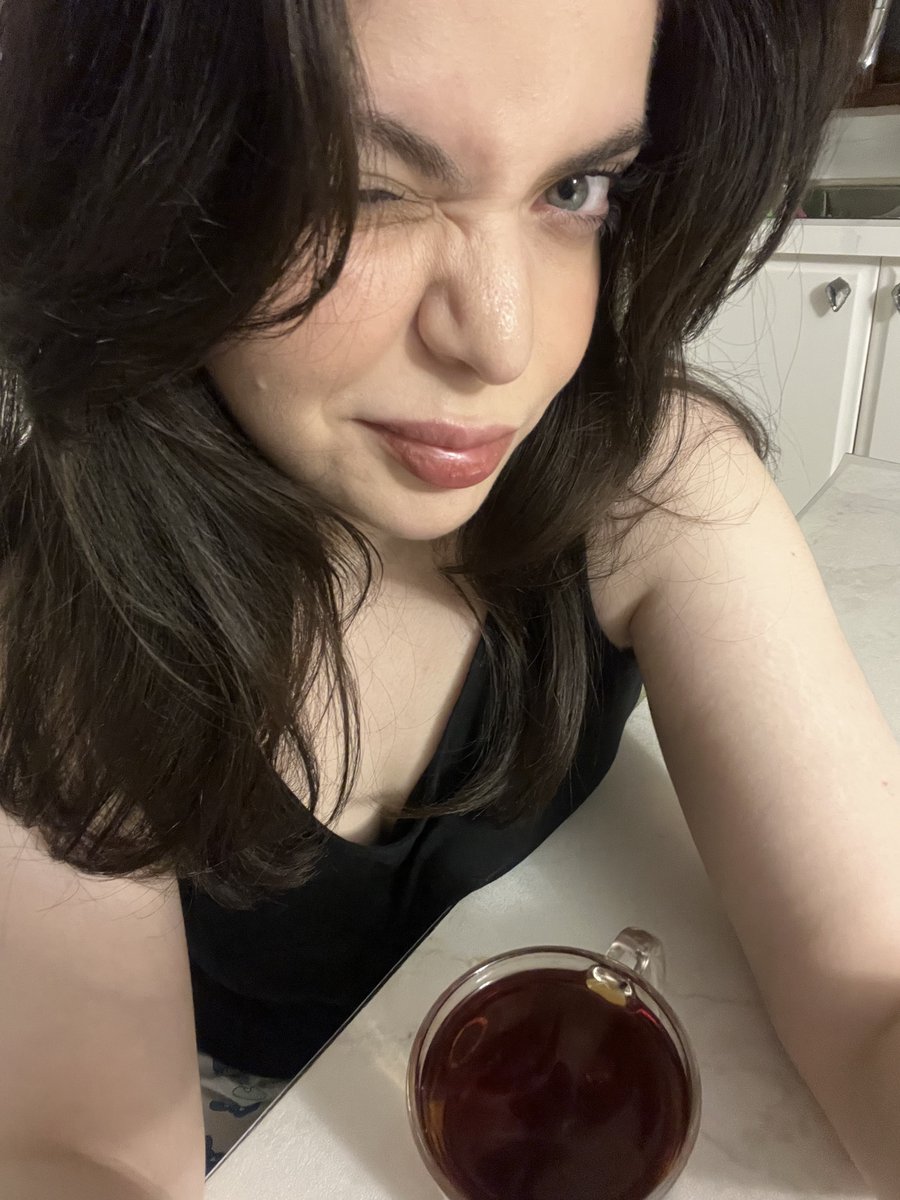 chayinabaat's tweet photo. tea و tea. https://t.co/OFErKDmJvJ