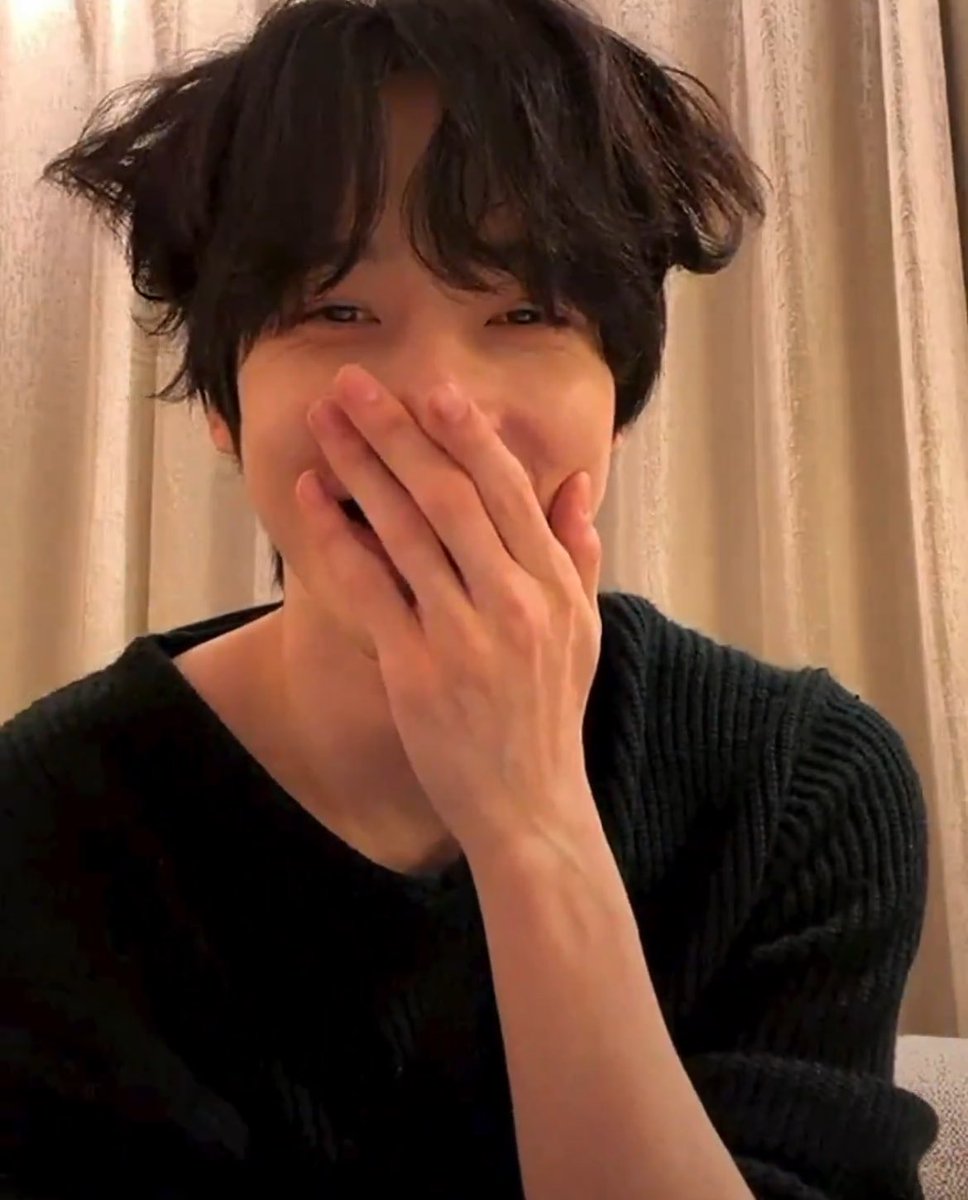 itt8m1team's tweet photo. 나 : 아기강아지 귀여워
??? : 대체 아기가 어딨어요? https://t.co/7CS5TMqiXq